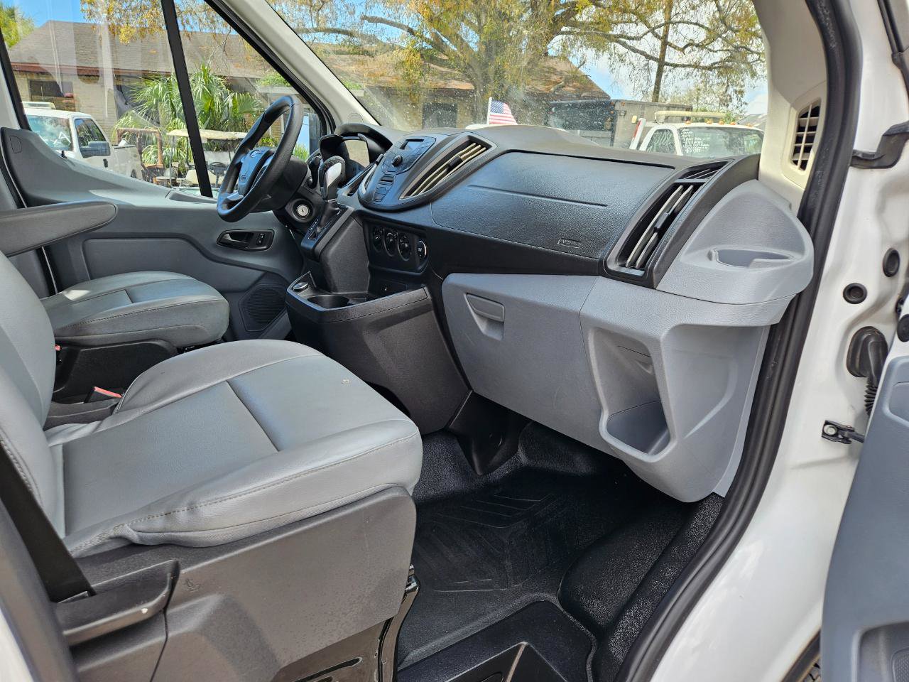 Used 2017 Ford Transit 350 XL RWD image 18