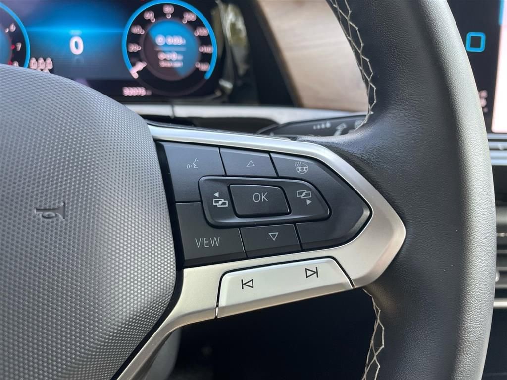 Certified 2025 Volkswagen Atlas SE image 9