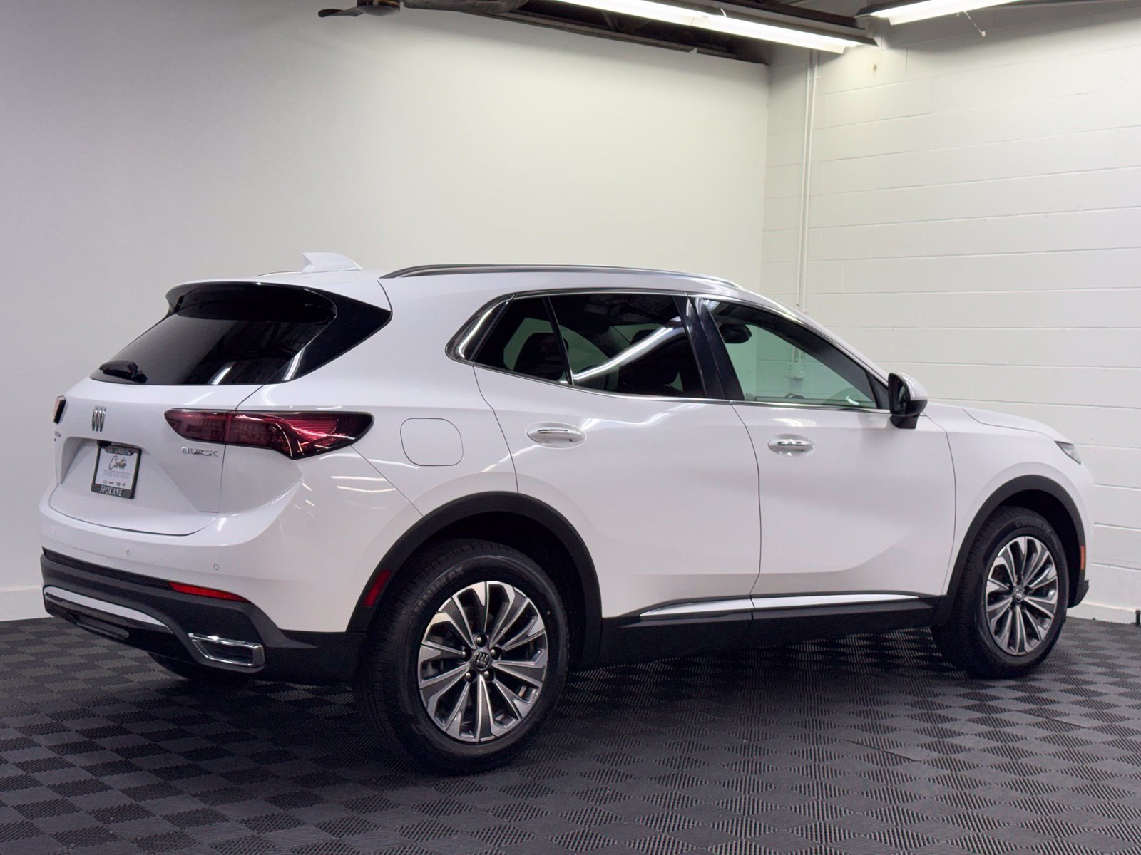 Used 2024 Buick Envision Preferred AWD/4WD image 2