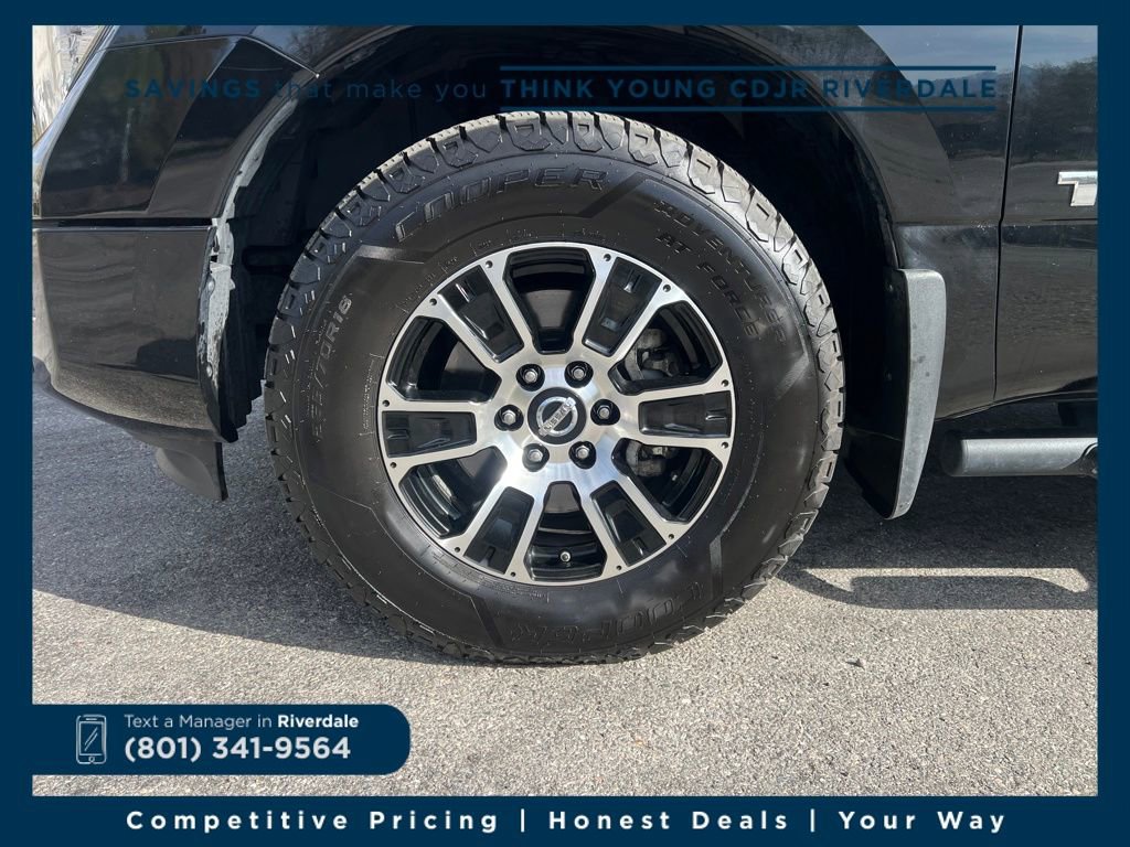 Used 2021 Nissan Titan SV w/ SV Convenience Package image 23