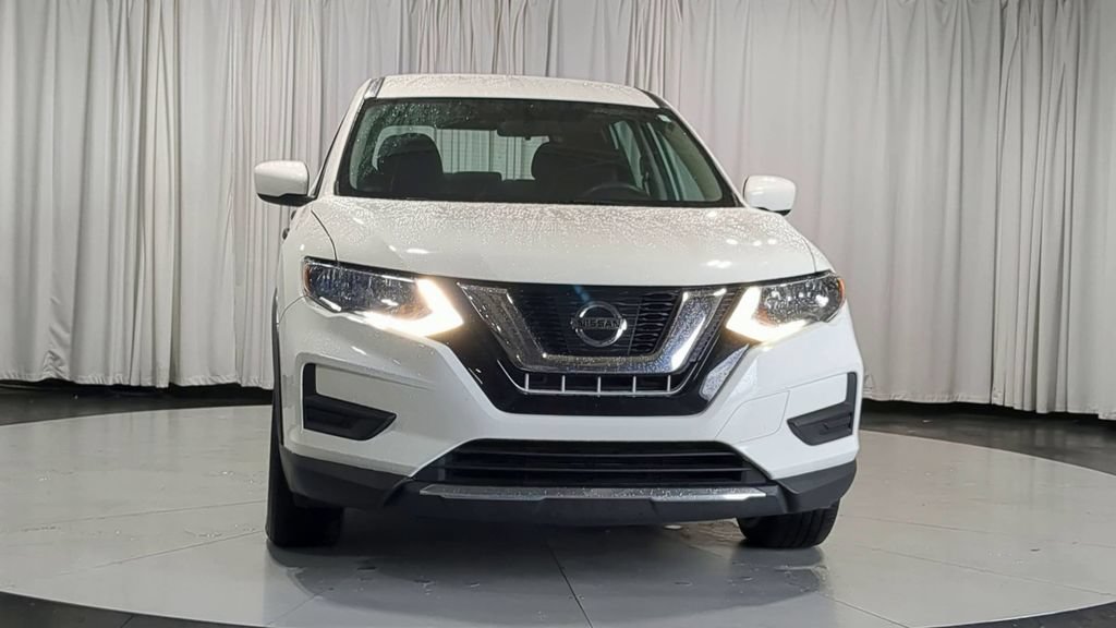 Used 2017 Nissan Rogue S AWD/4WD image 4