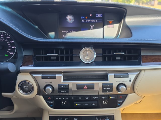 Used 2015 Lexus ES 350 w/ Luxury Package FWD image 22