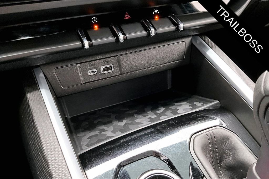 Used 2024 Chevrolet Colorado Trail Boss w/ LPO, Dark Essentials Package image 16