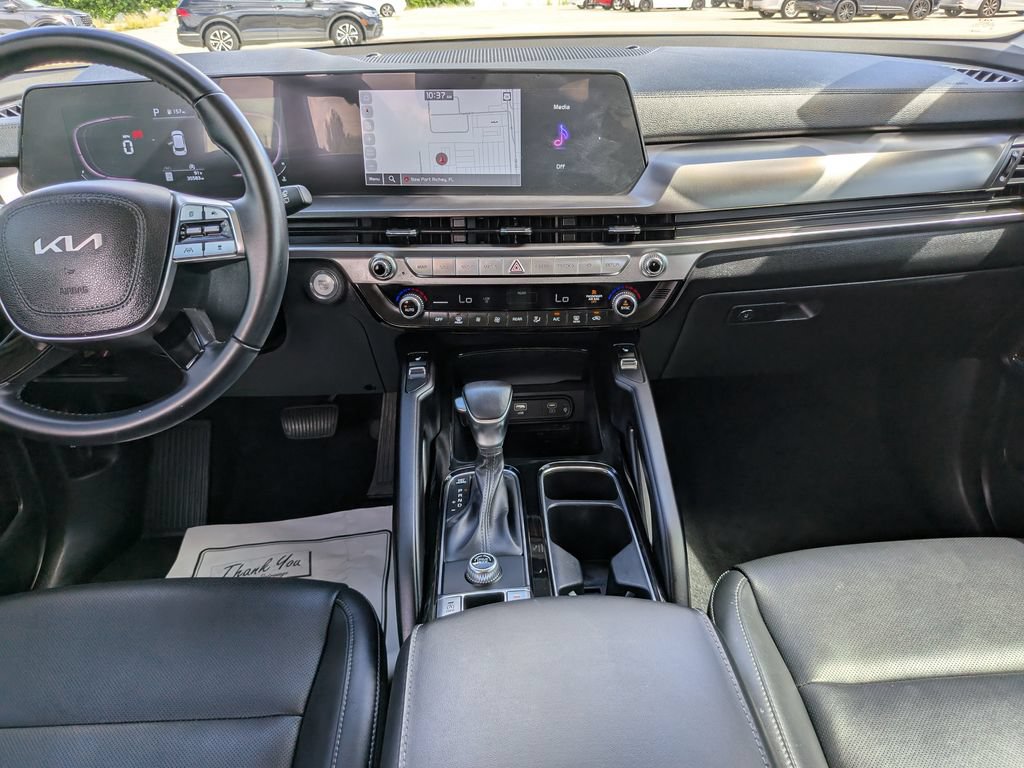 Certified 2024 Kia Telluride S FWD image 16