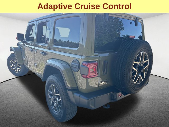 Used 2026 Jeep Wrangler Unlimited Sahara AWD/4WD image 8