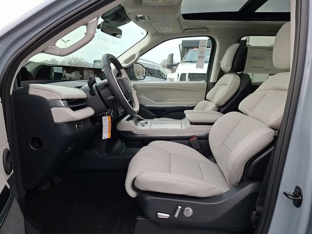 New 2026 Lincoln Navigator L Reserve AWD/4WD image 6