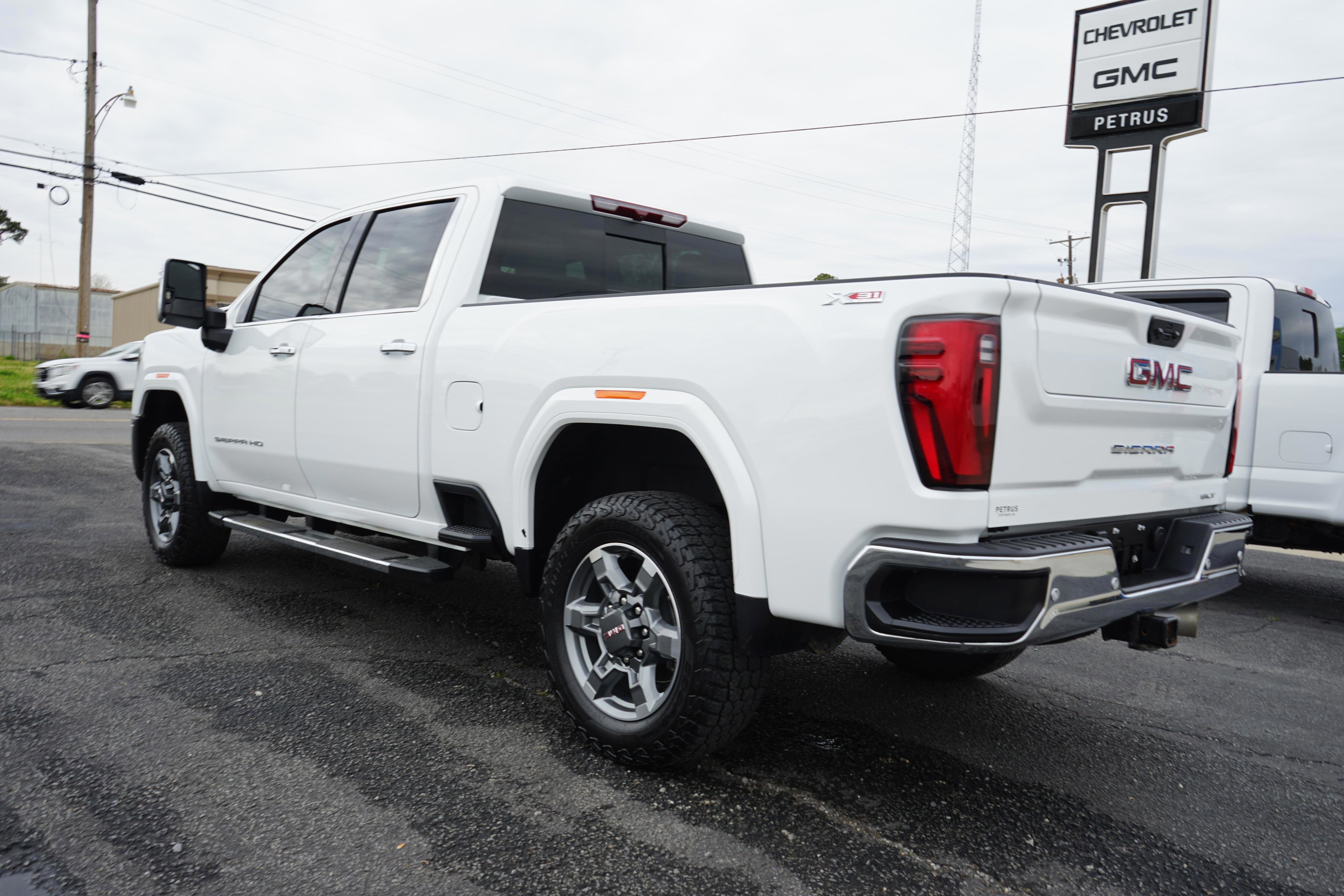 Used 2025 GMC Sierra 2500 SLT w/ SLT Convenience Package AWD/4WD image 3