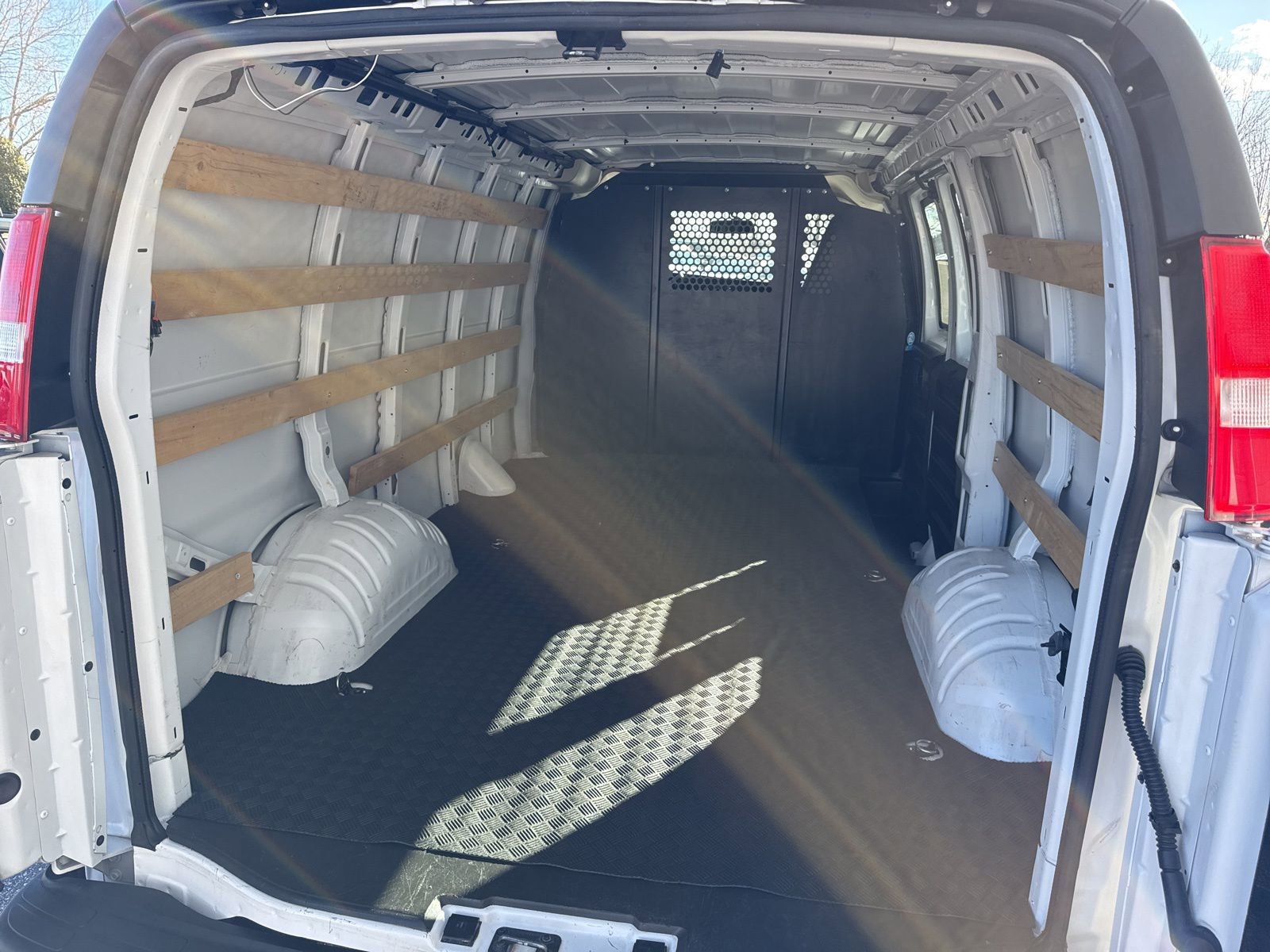 Used 2024 GMC Savana 2500 w/ Driver Convenience Package image 10