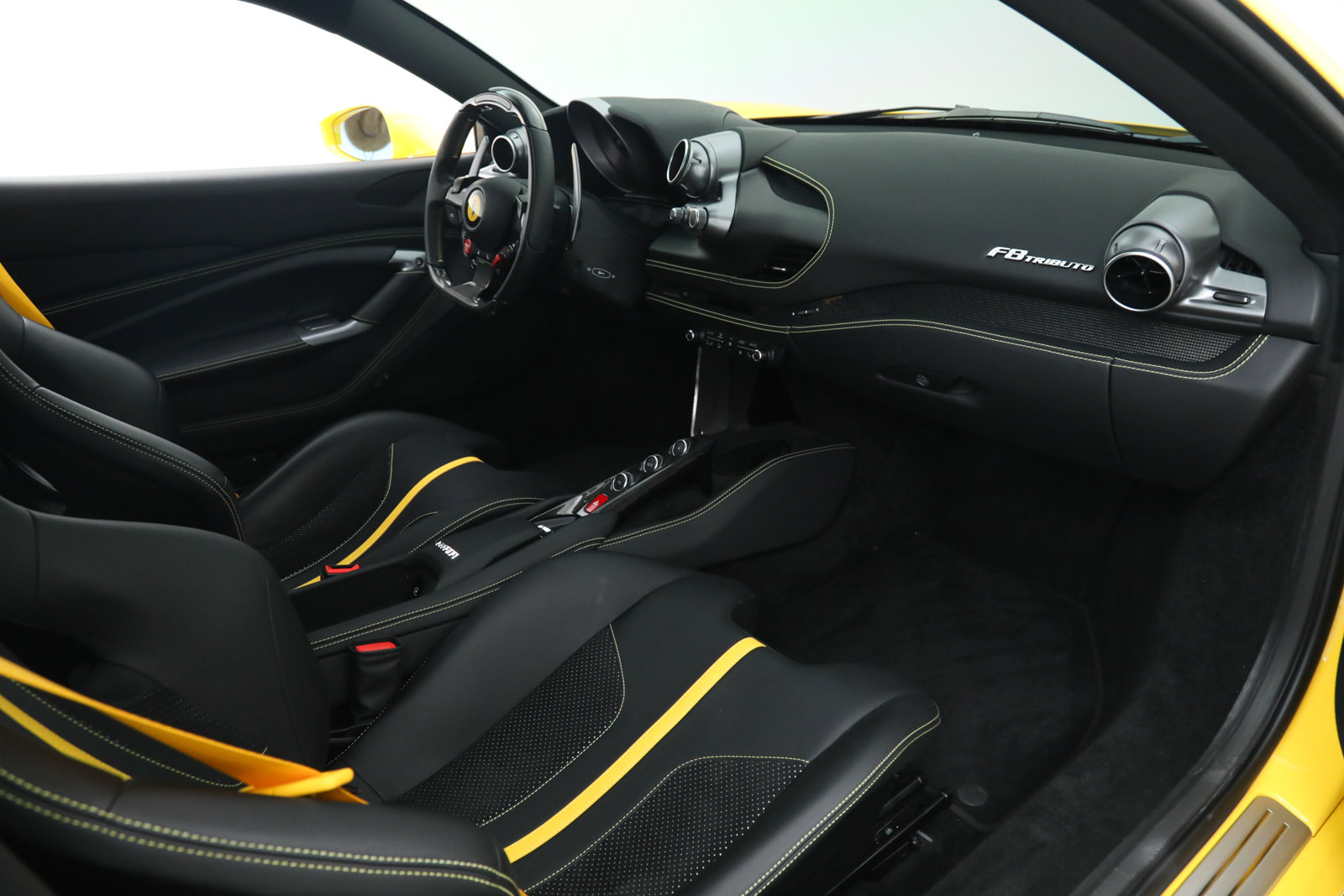 Certified 2022 Ferrari F8 Tributo RWD image 20
