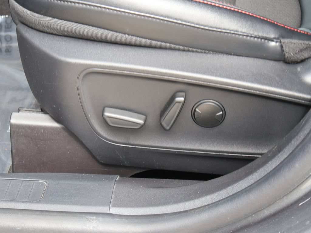 Certified 2025 Ford Escape ST-Line AWD/4WD image 24