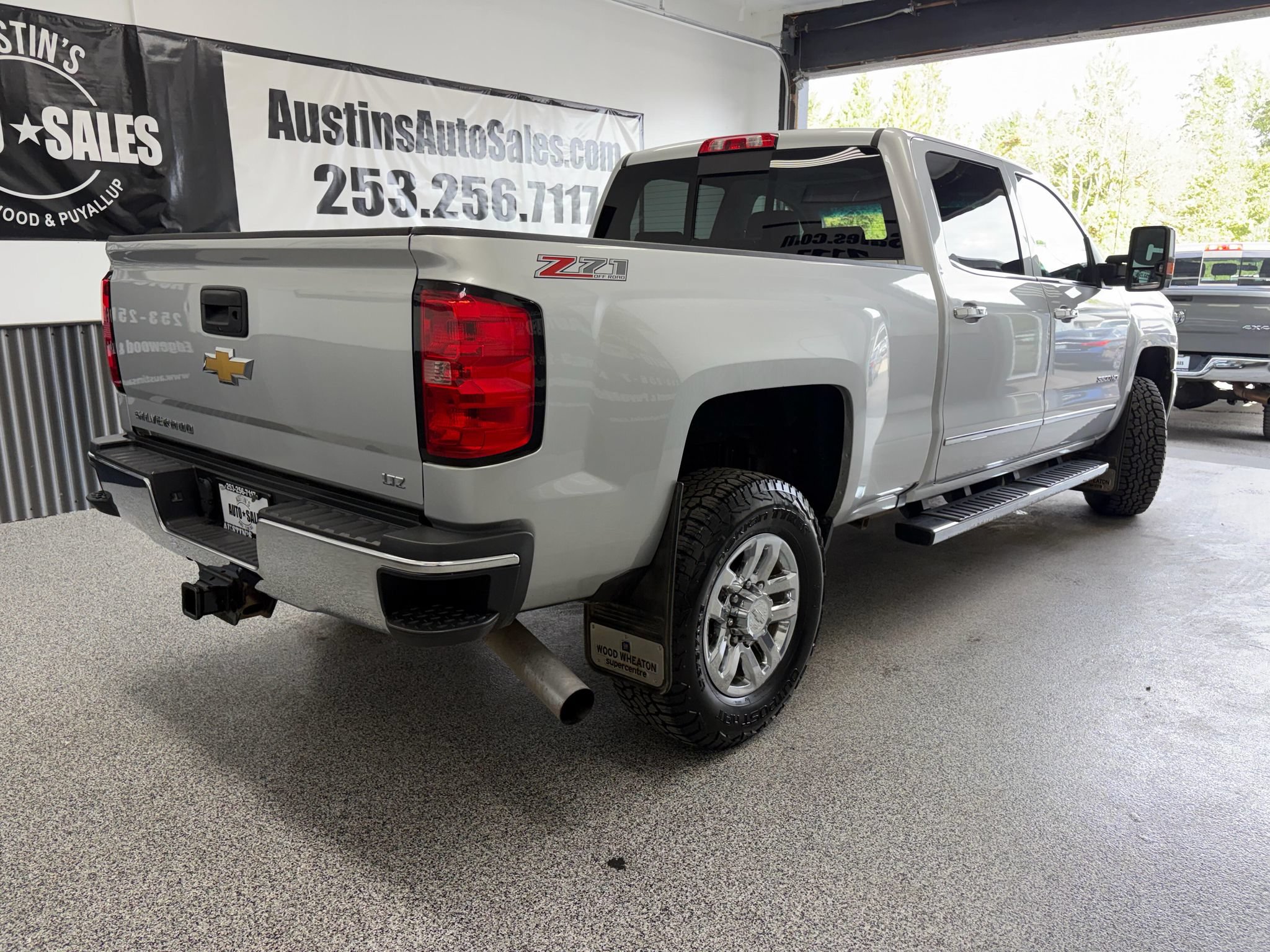 Used 2016 Chevrolet Silverado 3500 LTZ w/ Z71 Package, Off-Road AWD/4WD image 3