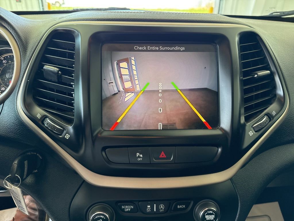 Used 2016 Jeep Cherokee Latitude w/ Safety/Convenience Group image 12