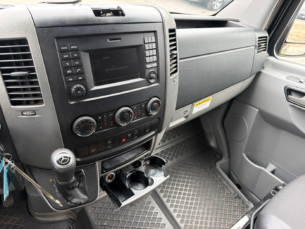 Used 2015 Mercedes-Benz Sprinter 2500 image 18