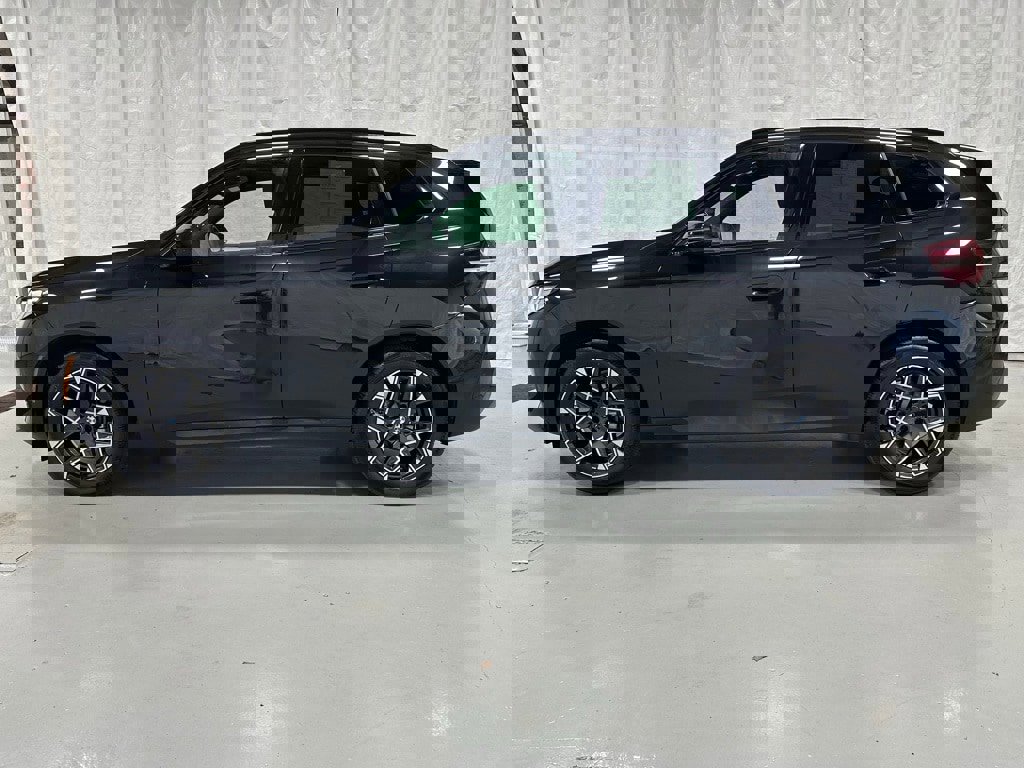 Used 2025 BMW X3 xDrive30i w/ M Sport Package image 4