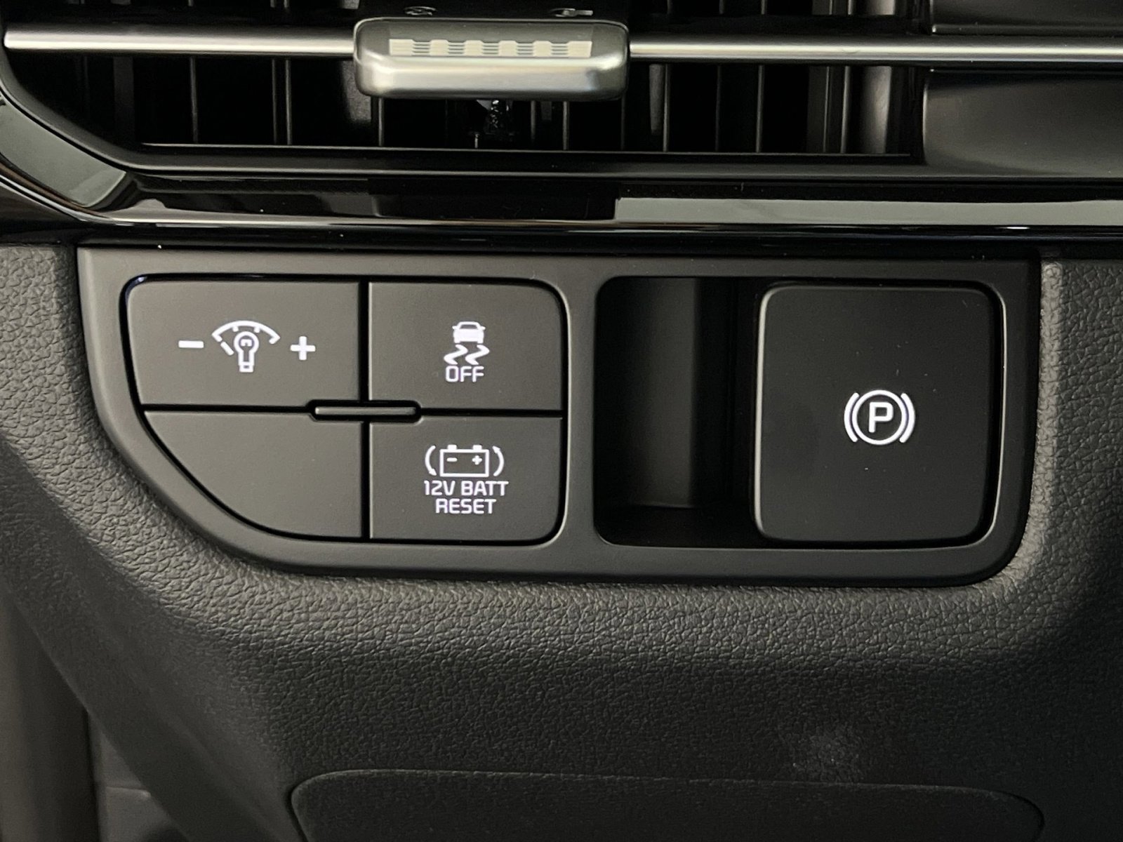 New 2026 Kia Sportage S image 32