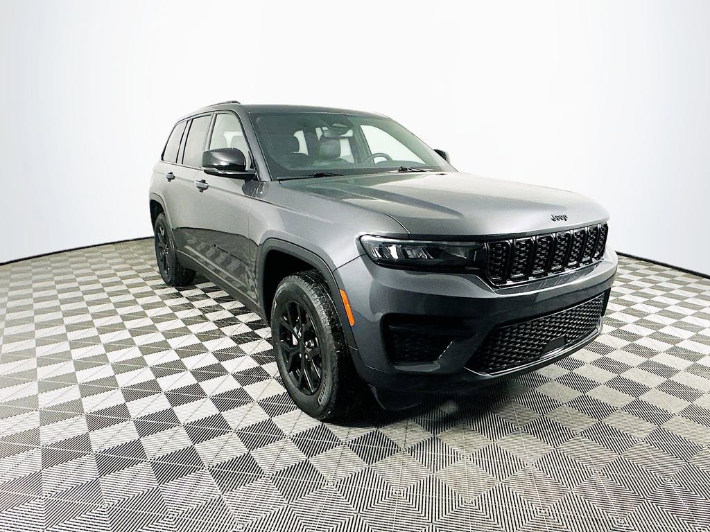 Certified 2024 Jeep Grand Cherokee Altitude image 2