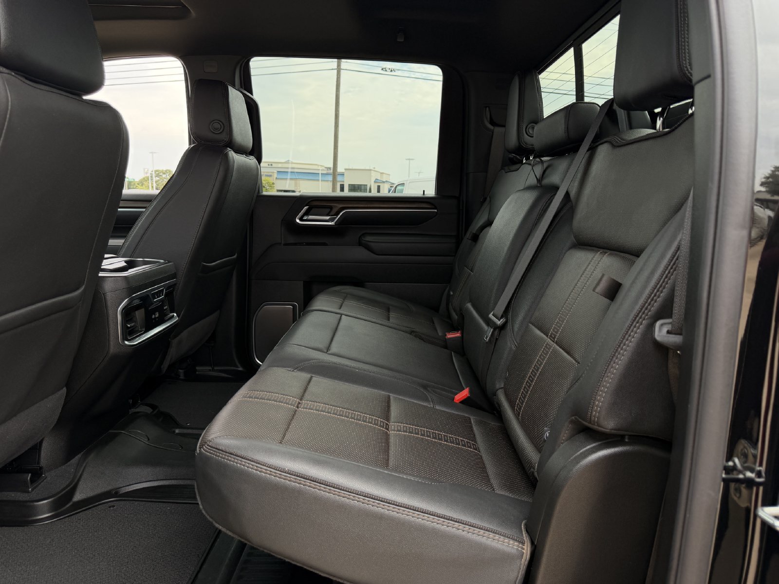 Used 2025 Chevrolet Silverado 3500 High Country w/ Technology Package AWD/4WD image 31