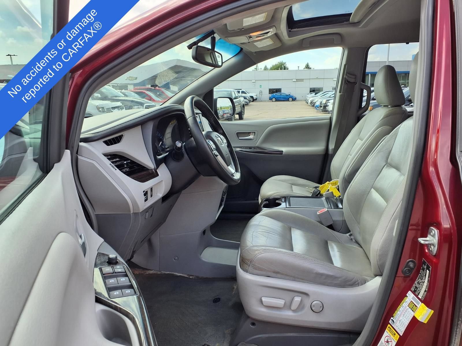 Used 2015 Toyota Sienna XLE FWD image 16