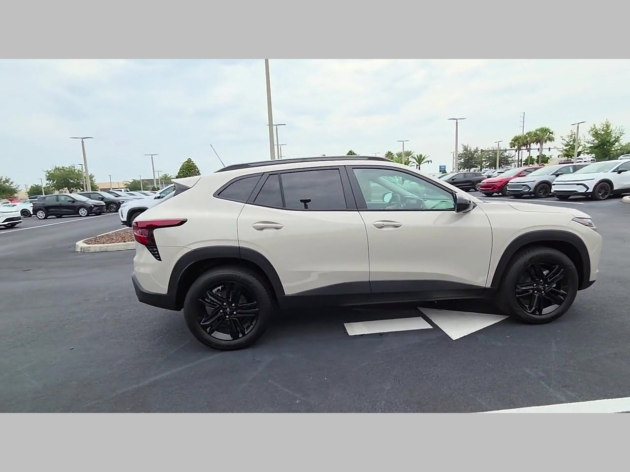 New 2026 Chevrolet Trax ACTIV w/ Sunroof Package FWD image 18