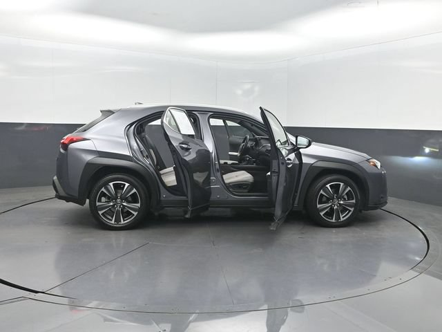Used 2019 Lexus UX 200 w/ Premium Package FWD image 40