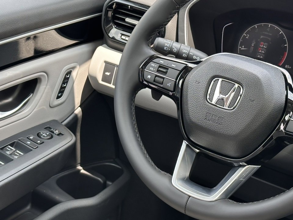 New 2025 Honda Pilot Touring image 21