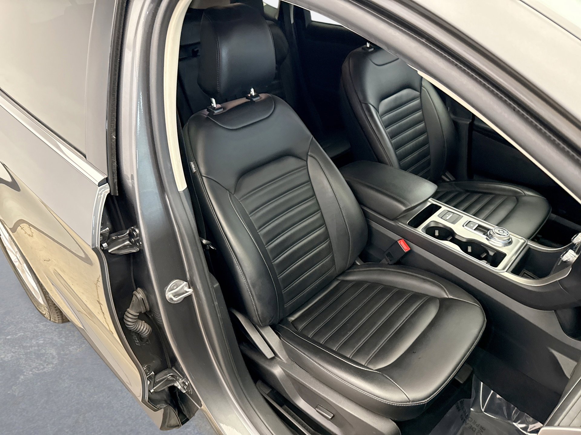 Used 2022 Ford Edge SEL w/ Convenience Package image 16