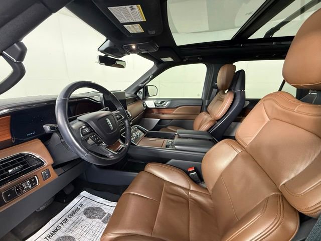 Used 2023 Lincoln Navigator L Reserve AWD/4WD image 5