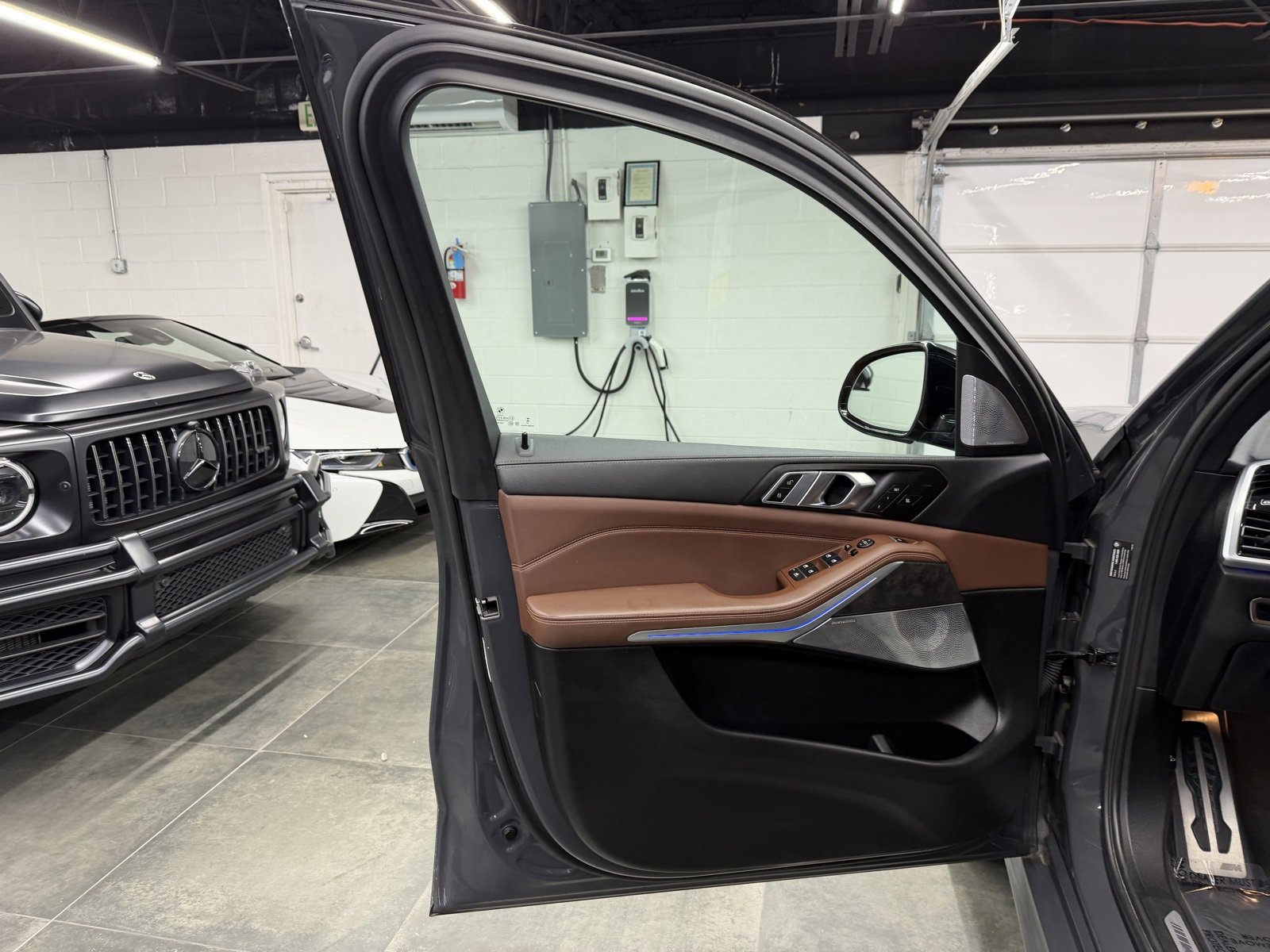 Used 2023 BMW X5 M50i w/ Executive Package image 21