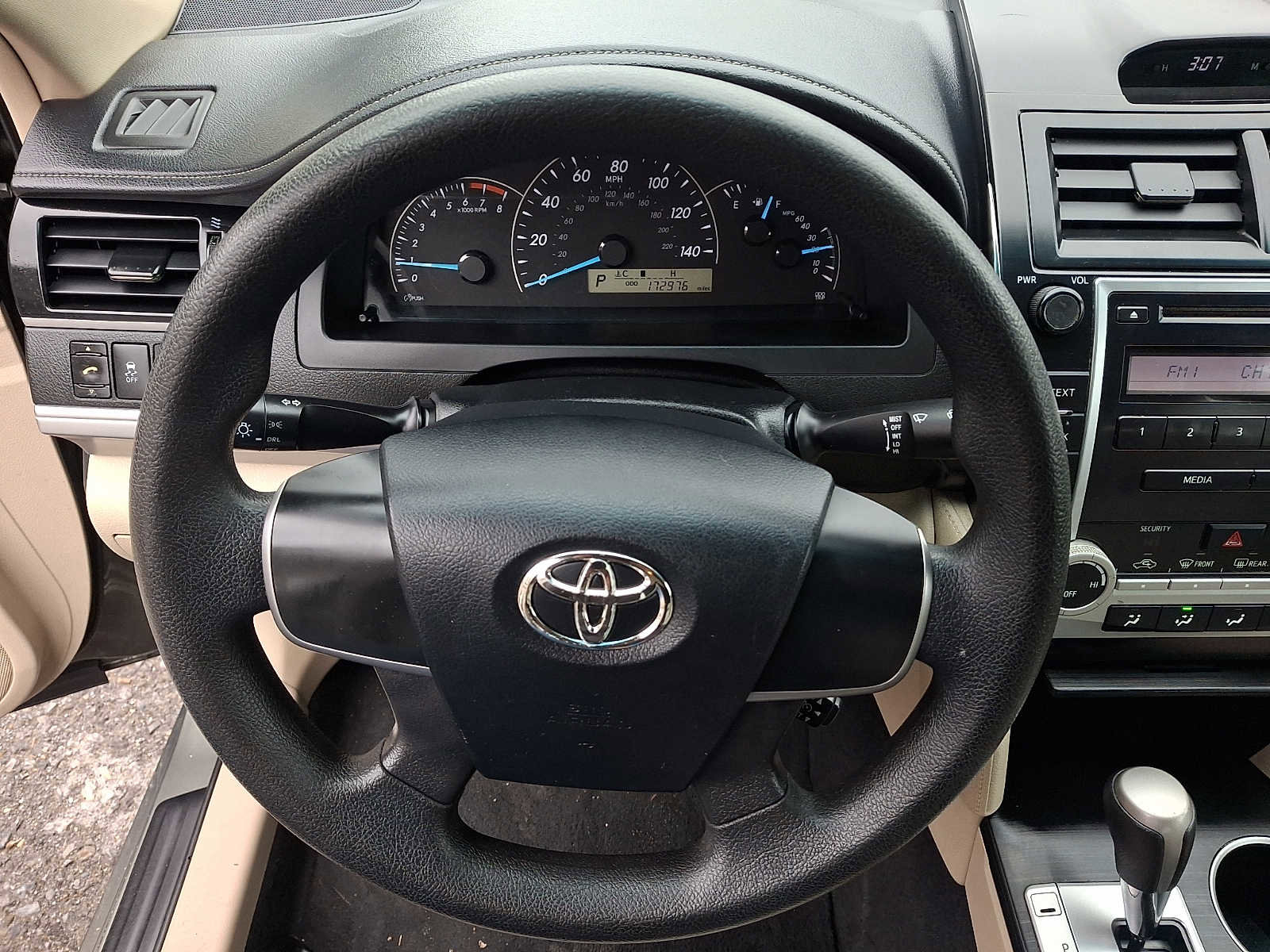 Used 2012 Toyota Camry L image 19