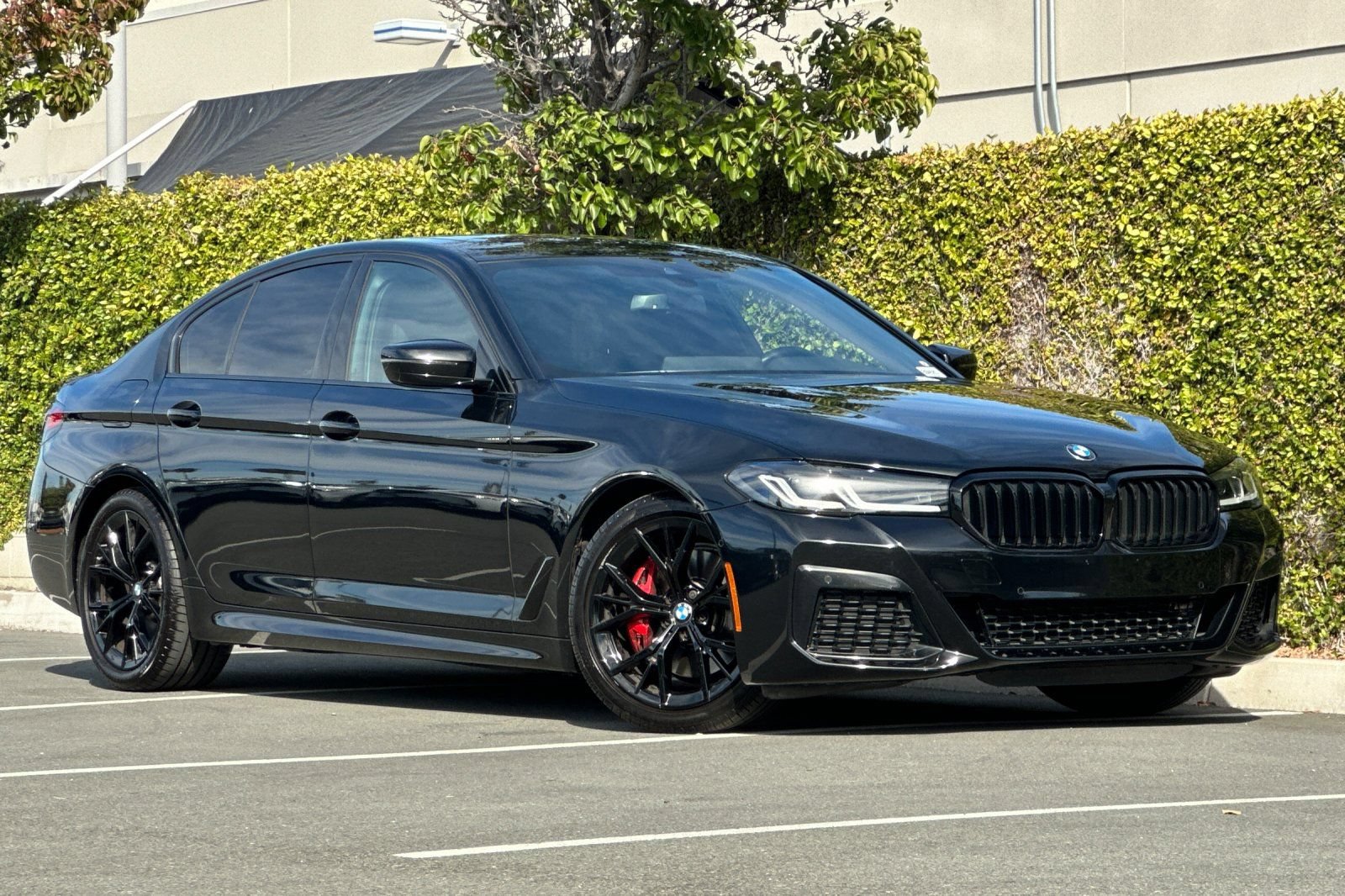 Used 2023 BMW 530i w/ M Sport Package RWD image 2