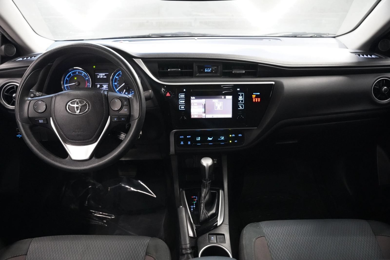 Used 2019 Toyota Corolla LE FWD image 26