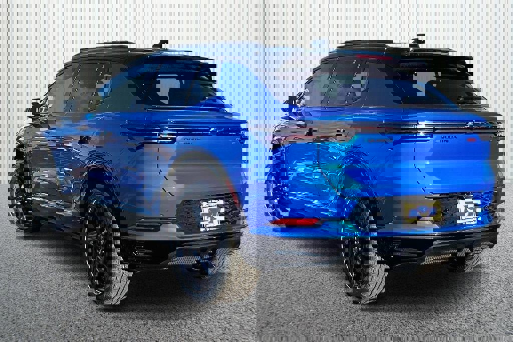 New 2026 Chevrolet Equinox EV RS image 7