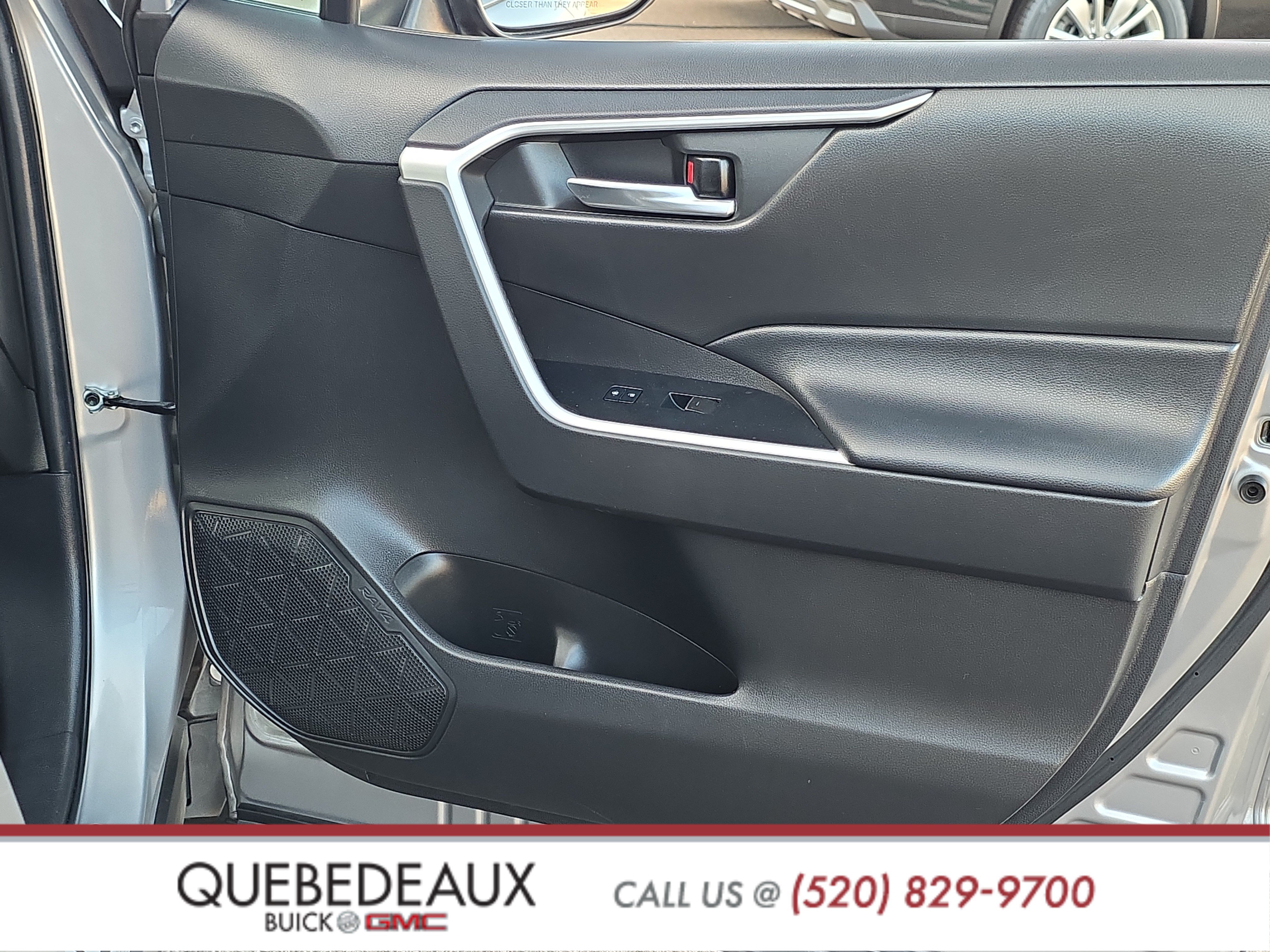 Used 2022 Toyota RAV4 XLE Premium FWD image 28