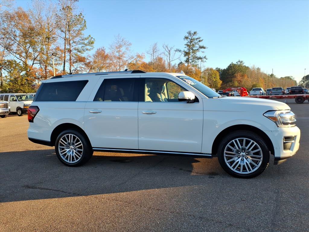 Used 2022 Ford Expedition Max Limited image 3