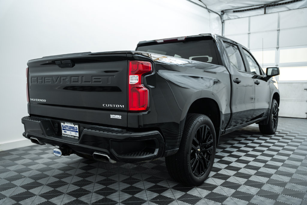 Used 2020 Chevrolet Silverado 1500 Custom w/ Custom Value Package AWD/4WD image 5