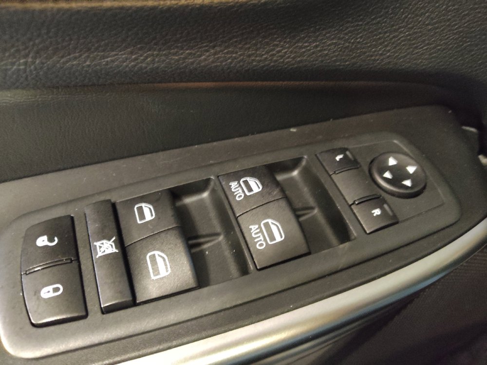 Used 2020 Jeep Cherokee Limited image 27