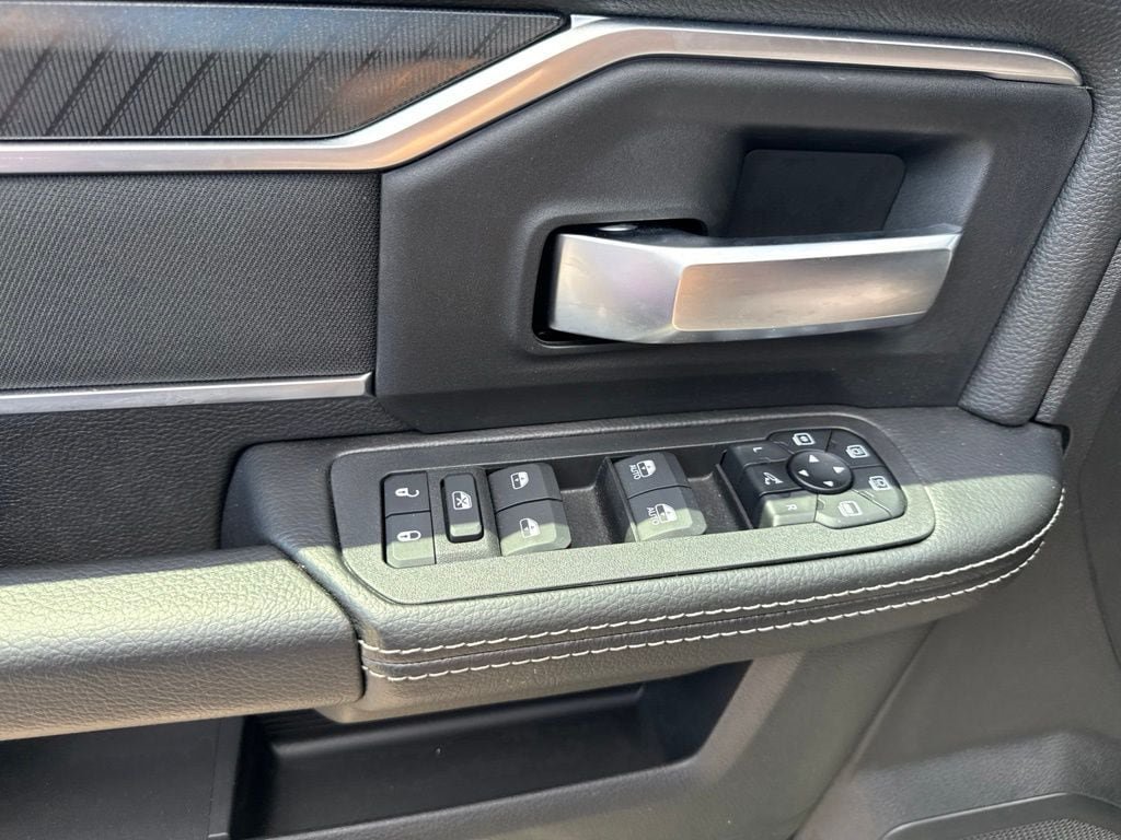 New 2025 RAM 2500 Big Horn AWD/4WD image 20