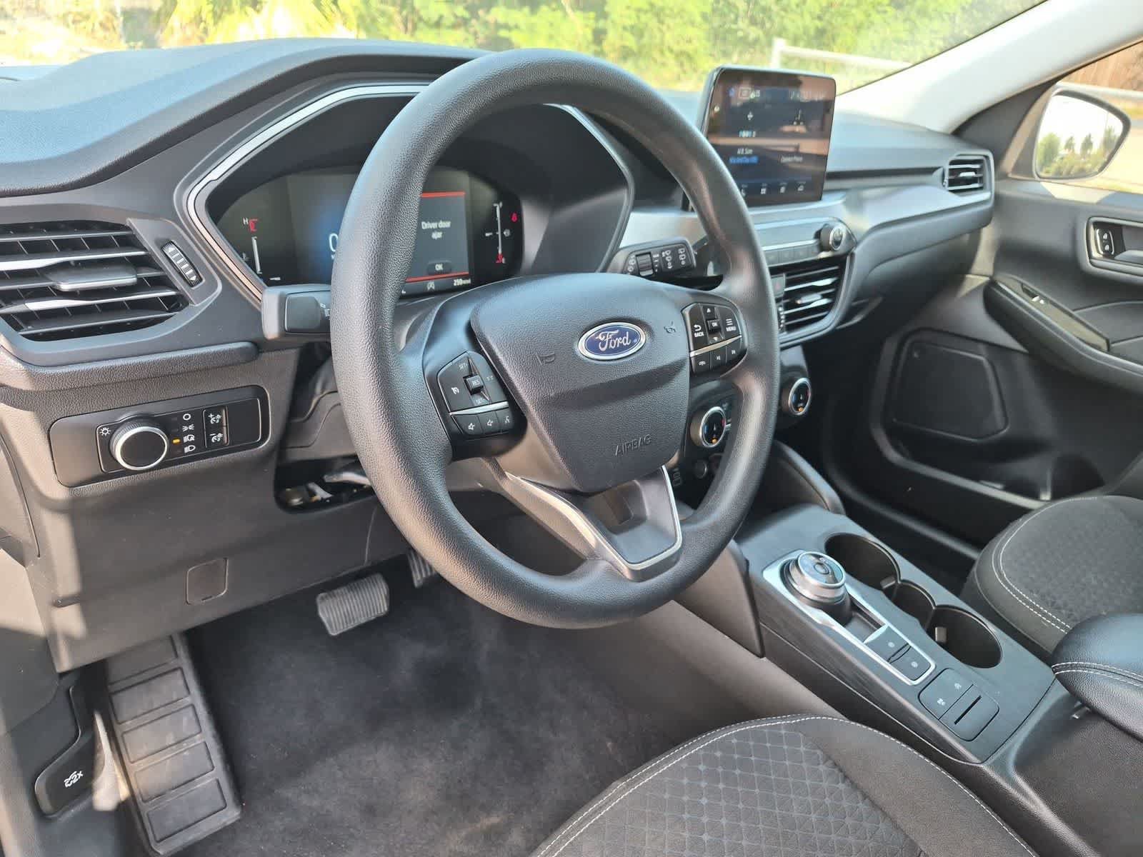 Used 2025 Ford Escape Active AWD/4WD image 10