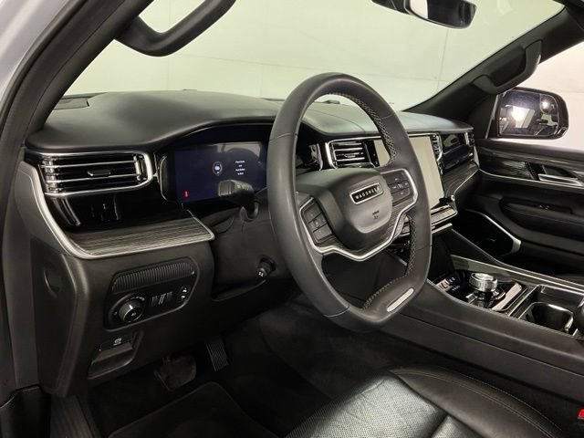 Used 2022 Jeep Wagoneer Series II w/ Rear Seat Video Group 1 AWD/4WD image 16