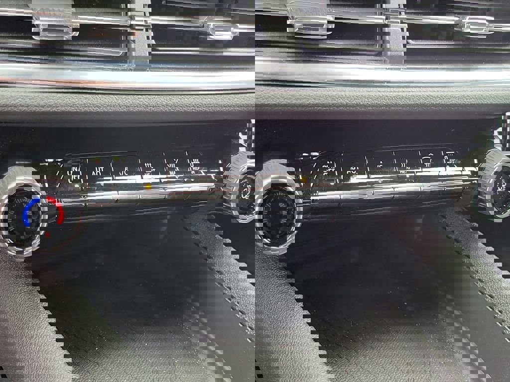 Used 2026 Chevrolet Equinox EV LT image 27