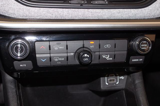 Used 2022 Jeep Compass Latitude image 30