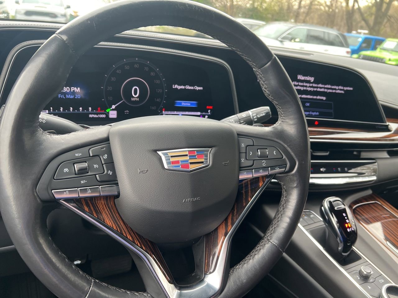 Used 2022 Cadillac Escalade Premium Luxury image 32