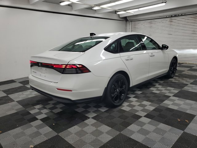 Certified 2025 Honda Accord SE image 6