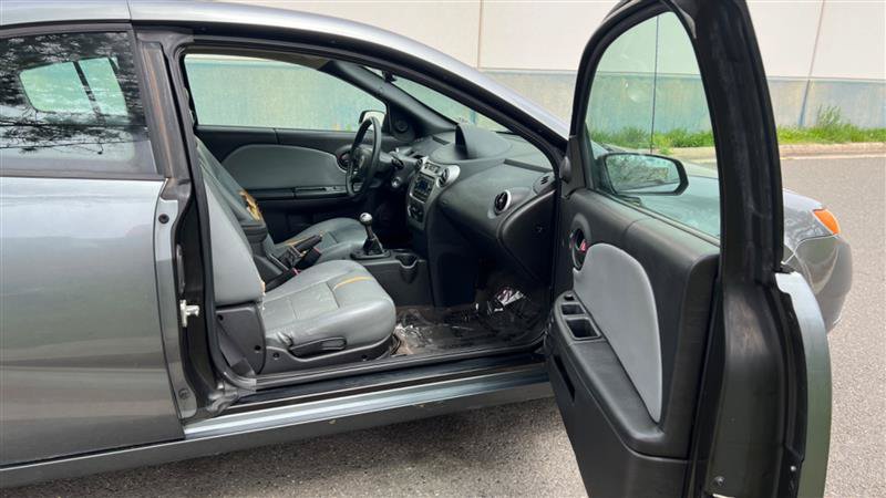 Used 2005 Saturn ION Level 3 w/ Travel Pkg FWD image 34