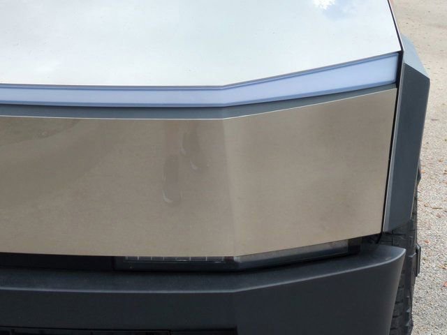 Used 2025 Tesla Cybertruck Cyberbeast AWD/4WD image 9