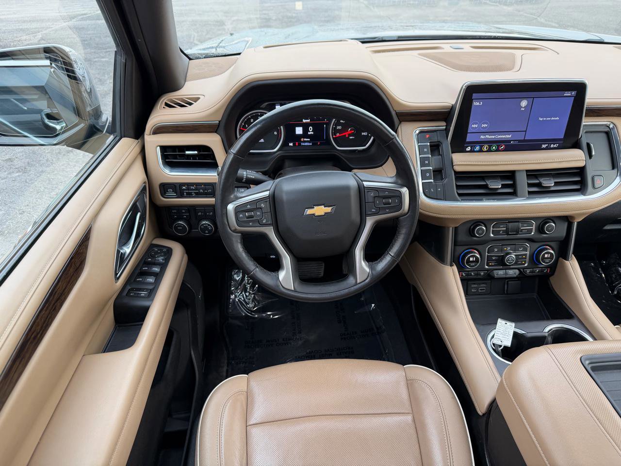 Used 2021 Chevrolet Tahoe Premier w/ Premium Package image 16