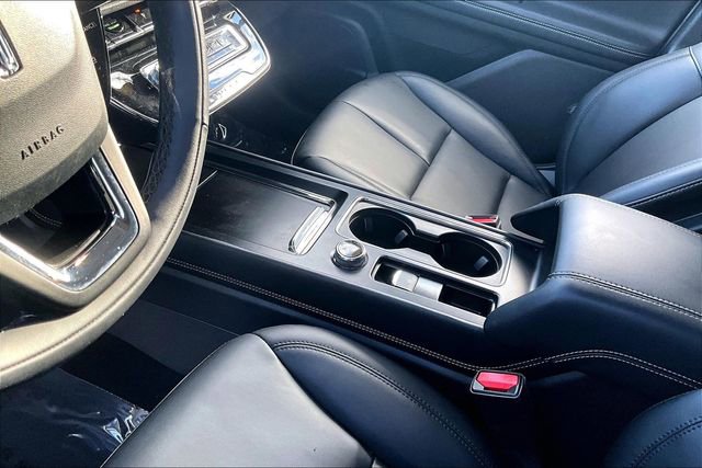 Used 2024 Lincoln Corsair Premiere image 17