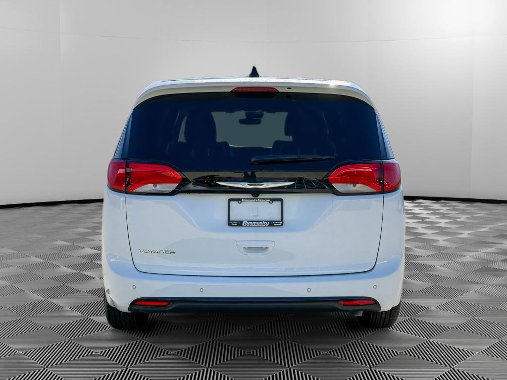 New 2026 Chrysler Voyager LX FWD image 5