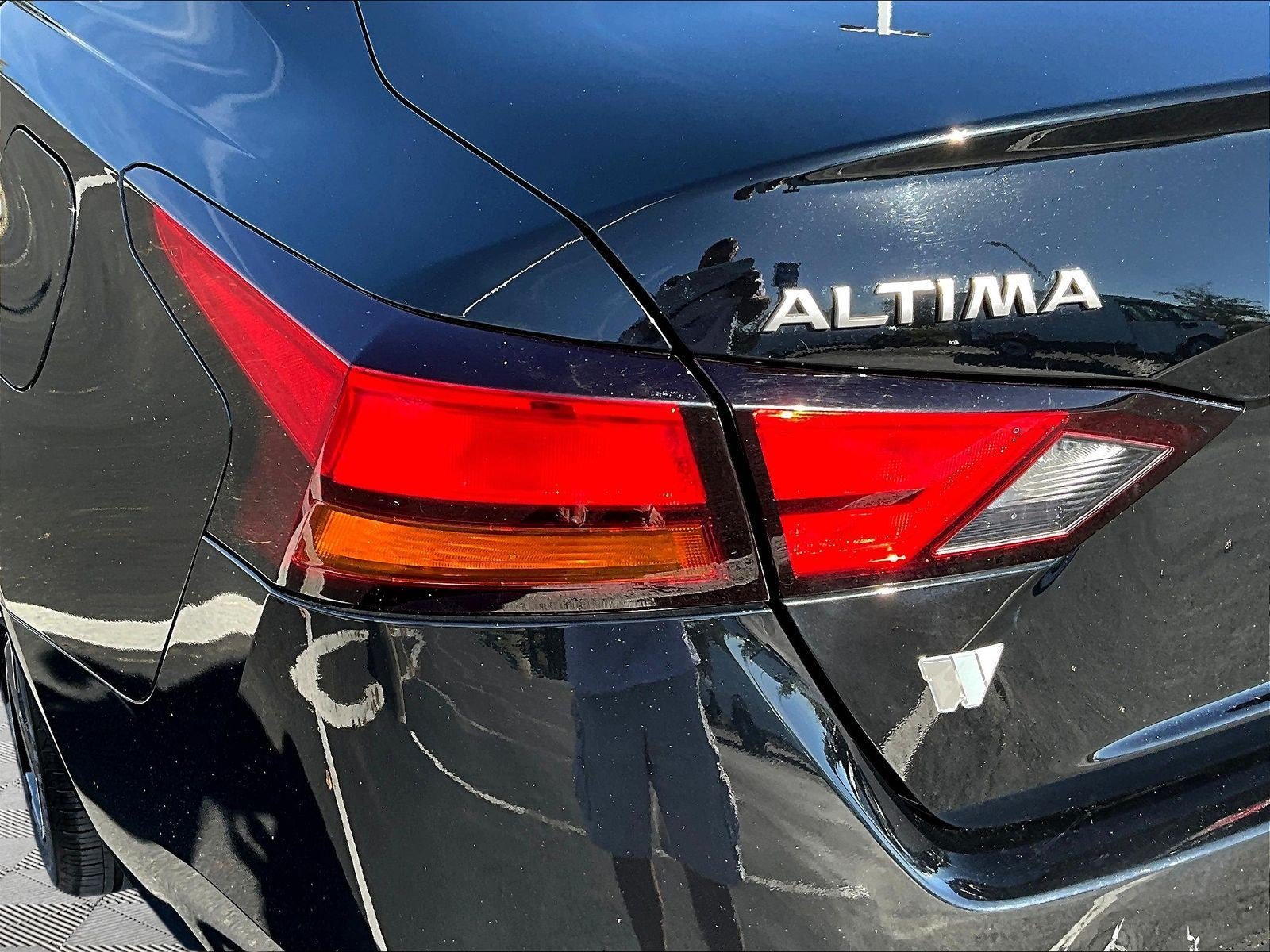 Used 2024 Nissan Altima 2.5 SR FWD image 23