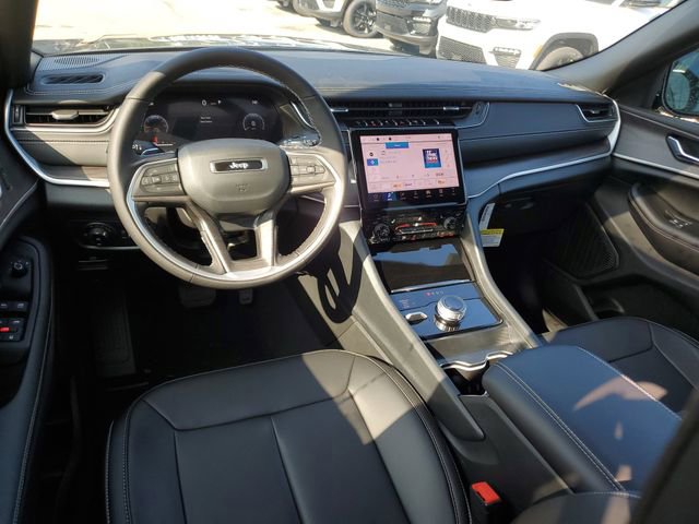 New 2025 Jeep Grand Cherokee Limited w/ Black Appearance Package image 7